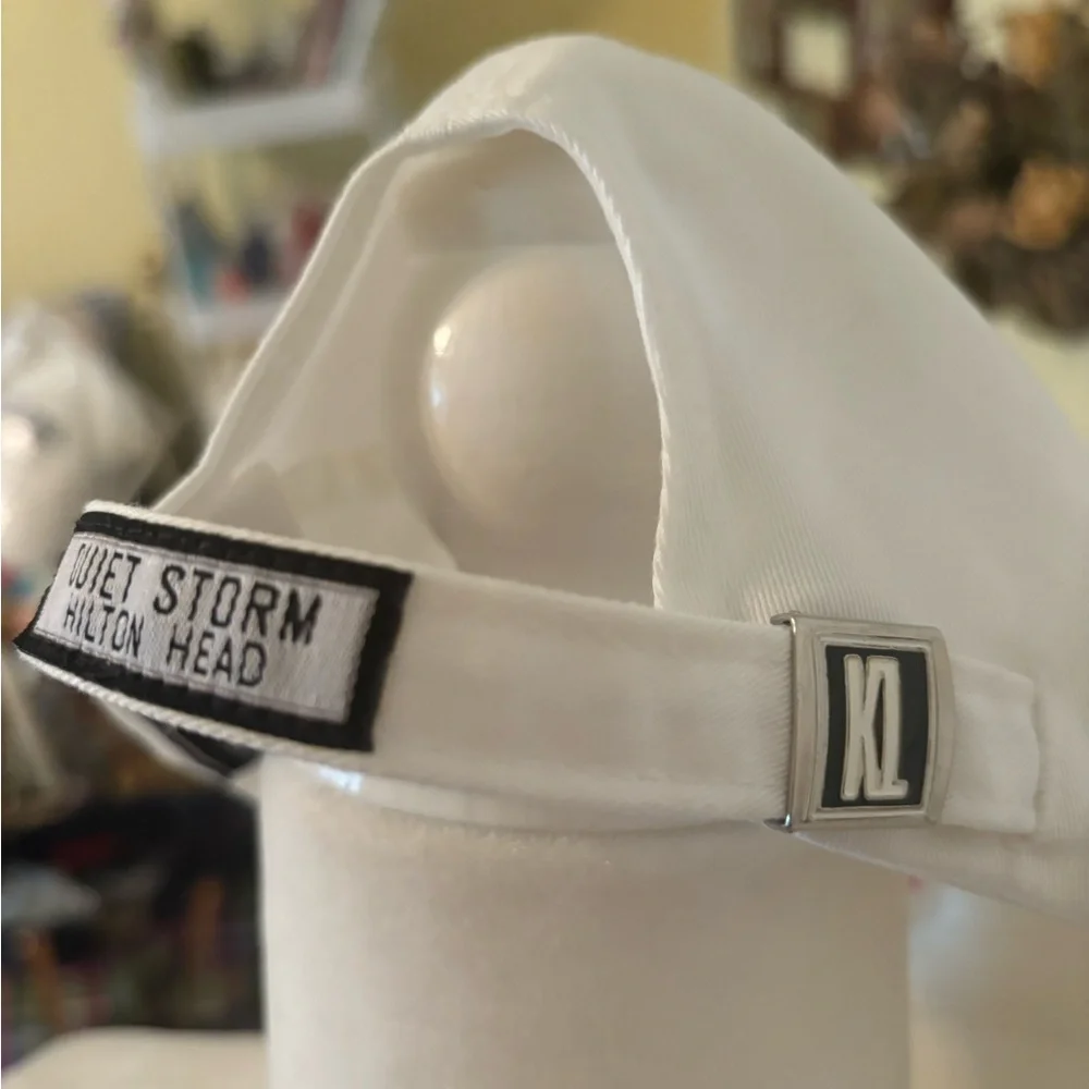 THE QUIET STORM White Hat *NWOT*